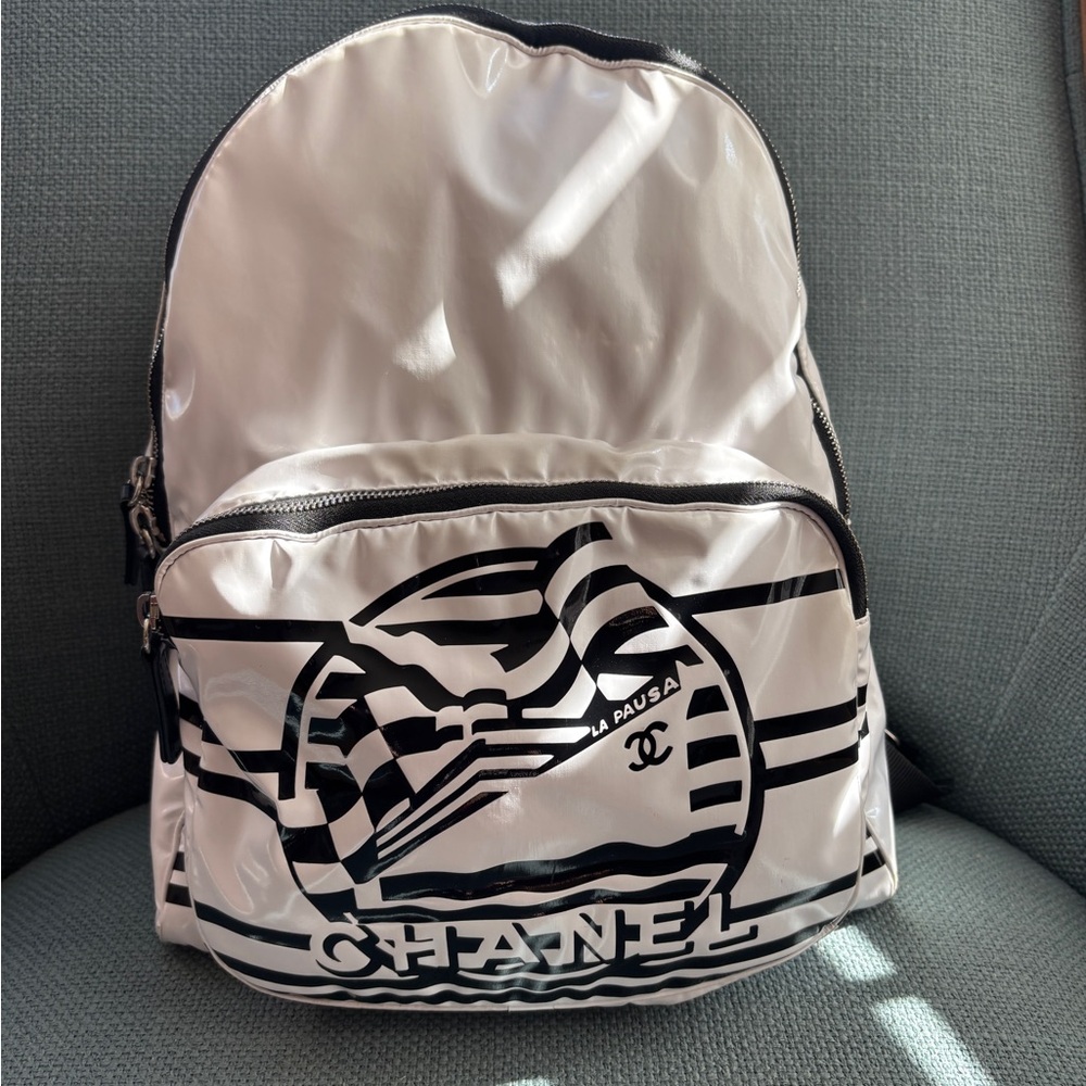 CHANEL La Pausa White and Black Backpack